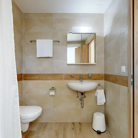 Furnished Studio #101 - Swiss Апартаменты *